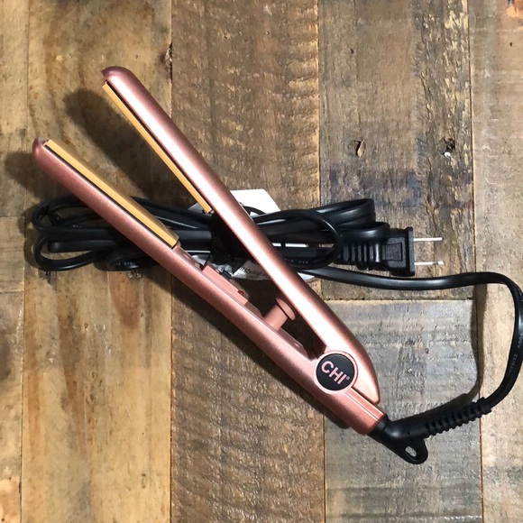 CHI lux rose travel size iron